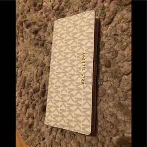 Michaels Kors wallet